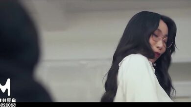 ModelMedia Asia-诱惑者取精子-夏青子-MDSR-0001-最佳原创亚洲色情视频